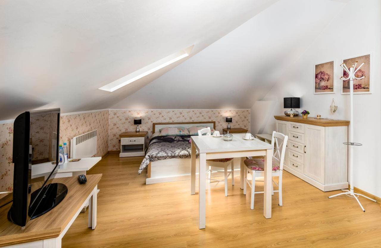 Hostel Koral Щецин Экстерьер фото