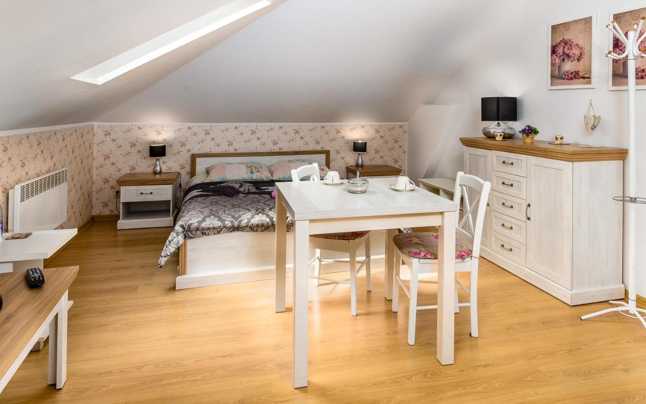 Hostel Koral Щецин Экстерьер фото