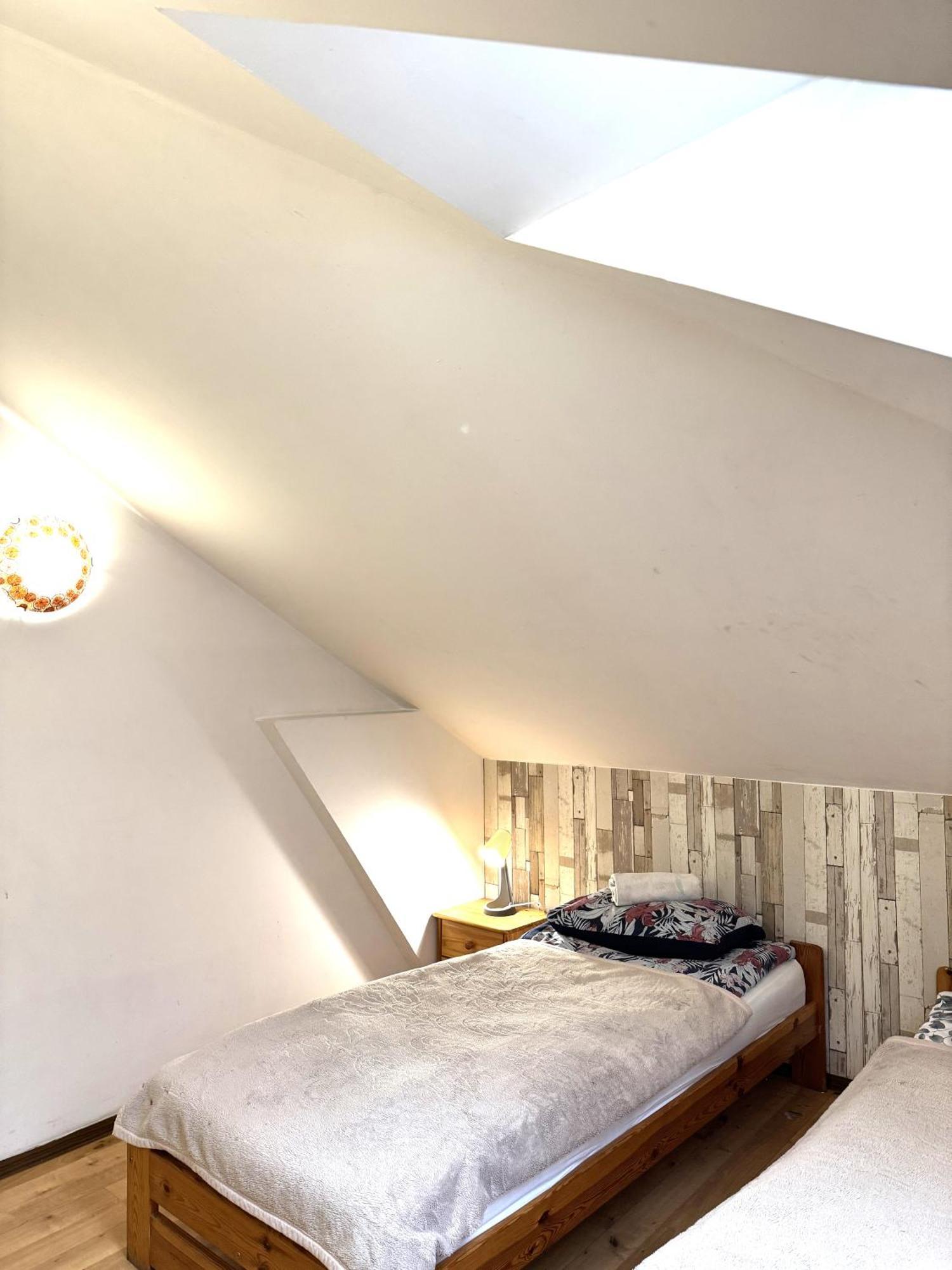 Hostel Koral Щецин Экстерьер фото