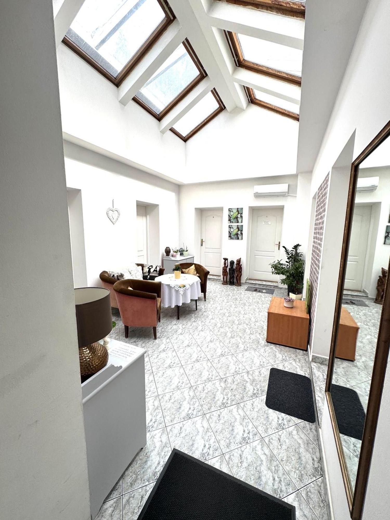 Hostel Koral Щецин Экстерьер фото